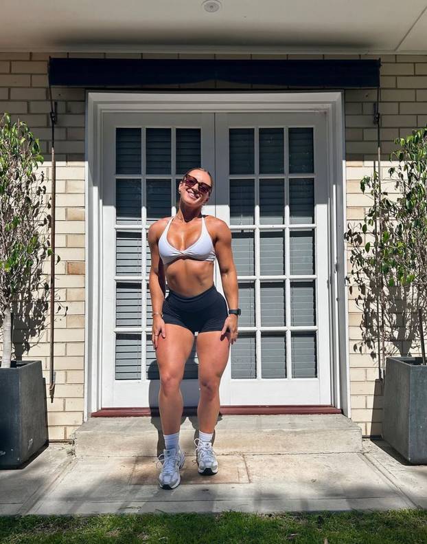Ona diktira pravila u fitnessu - pa pogledajte samo te noge!