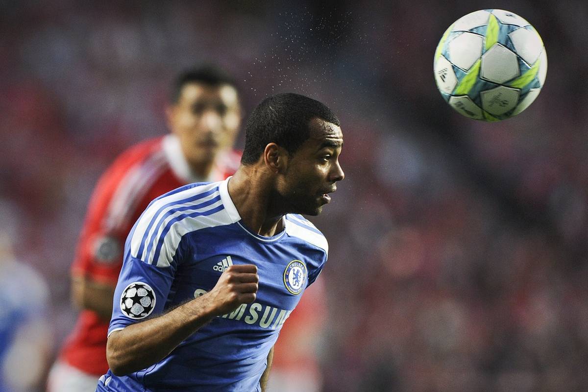 Ashley Cole blizu odlaska iz Chelseaja: Žele ga Real, PSG...