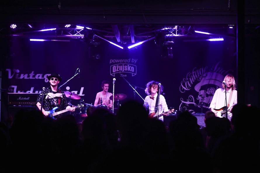Zagreb:  Superval festival, koncert školskih bendova u Vintage Industrial Baru