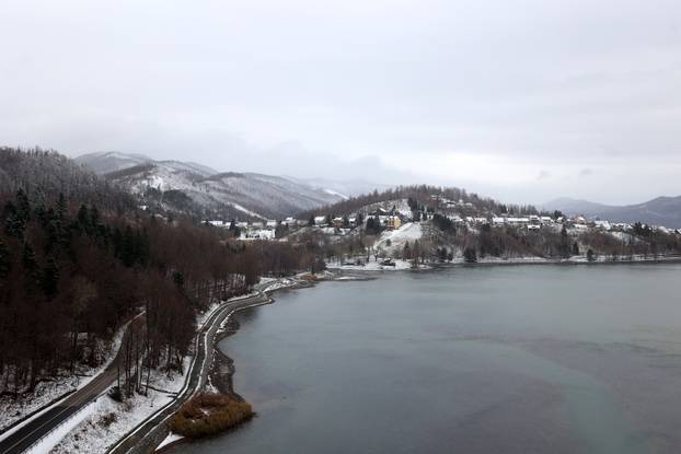 Snijeg je zabijelo Gorski Kotar 