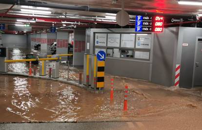 Slapovi tekli kroz Šibenik, pod vodom opet završila i garaža