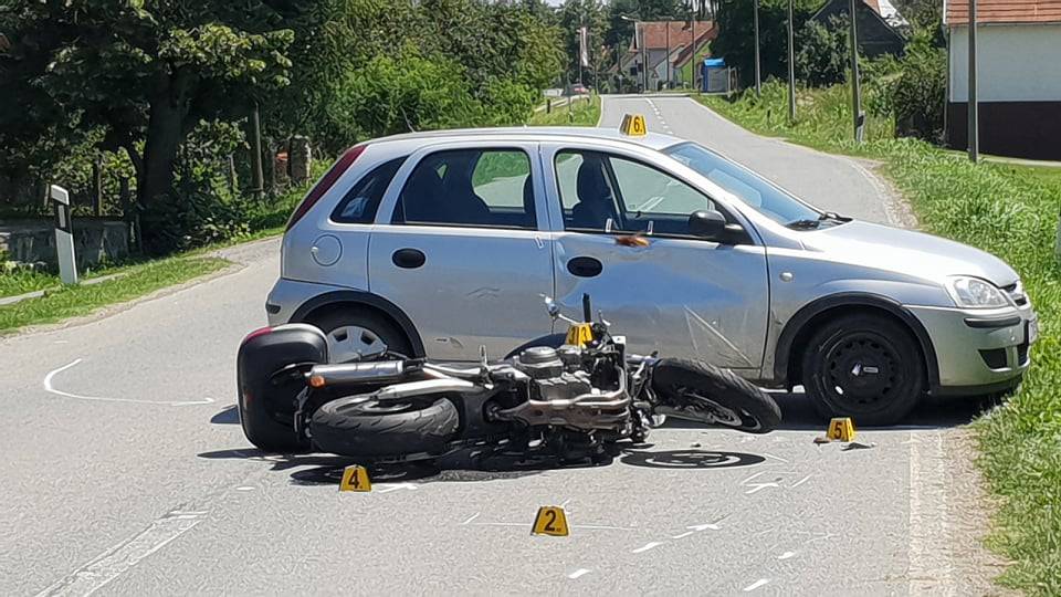 Motorist ozlijeđen u sudaru s autom: 'Čuo se snažan udarac'