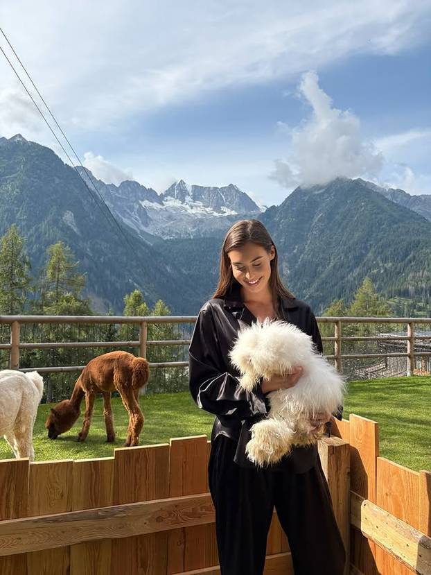 FOTO Ima božansku ljepotu! Ovo je žena koju zovu Afroditom