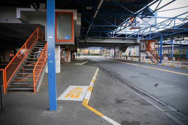 Autobusni kolodvor Zagreb gotovo je prazan