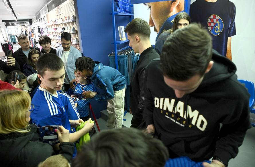 Zagreb: Igraci Dinama na druzenju s navijacima