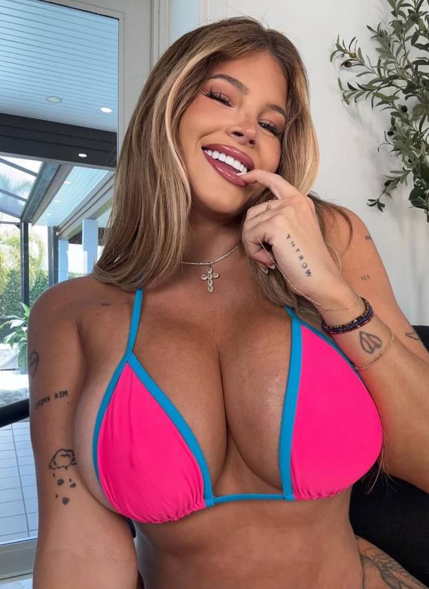 FOTO Imala je najveće grudi i bila ovisna o seksu: 'Sad sam u celibatu i želim se iscijeliti'