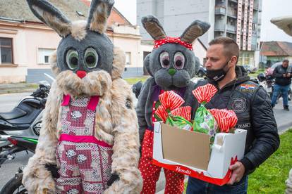 Bajkeri meka srca iz Osijeka tradicionalno darivali djecu