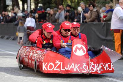 FOTO Maškare na karićima odvozili Balinjeradu u Opatiji