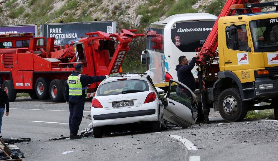 Bakarac: Jedna osoba poginula u sudaru autobusa i osobnog automobila