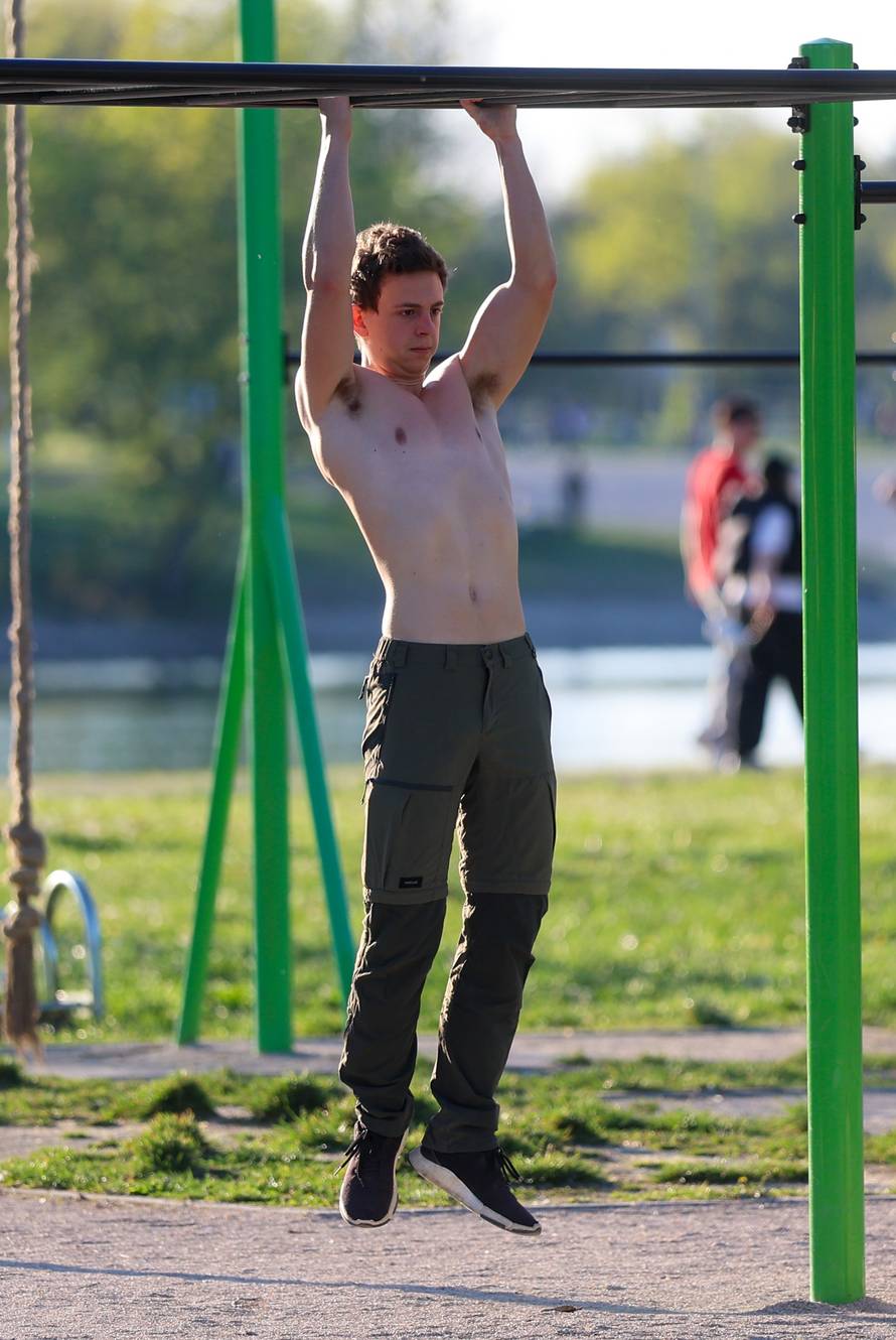 Zagreb: Na Uskrs Jarun privukao veliki broj građana