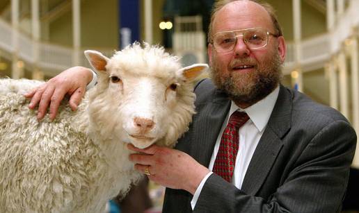 Ime prve klonirane ovce bilo je 6LL3, no u povijest je ipak u&scaron;la kao Dolly Parton