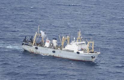 Potonuo ruski ribarski brod, poginulo 54 ljudi, 15 nestalih