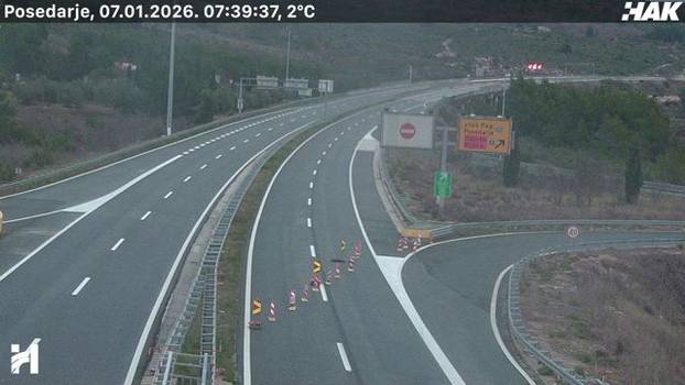 FOTO Autoceste diljem Hrvatske zametene snijegom, pogledajte
