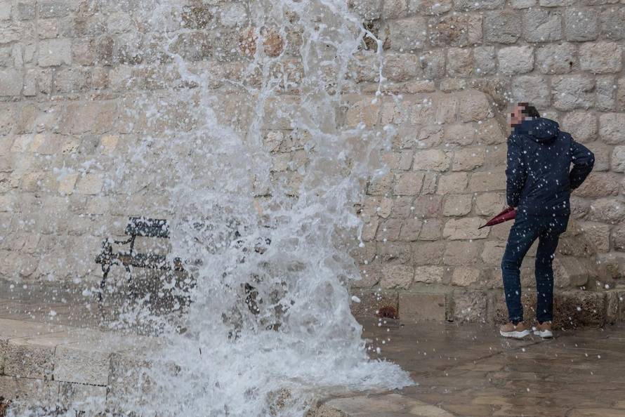 Iskusni moreplovac: 'Dao sam sve od sebe, nisam mu mogao pomoći. Jedva sam se ja vratio'