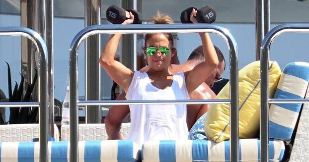 *EXCLUSIVE* WEB MUST CALL FOR PRICING - Singer Jennifer Lopez tightens that toned body on holiday in Positano!!