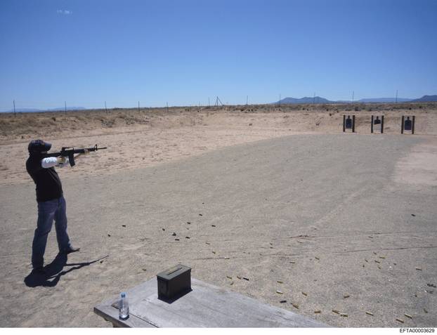 FOTO Ovo su dosad neviđene fotografije iz Epsteinovih spisa
