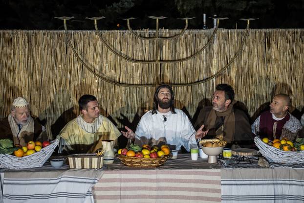 U Imotskom na Cvjetnicu uprizorena „Imotska Muka“, scenski prikaz Muke Gospodina našega Isusa Krista 