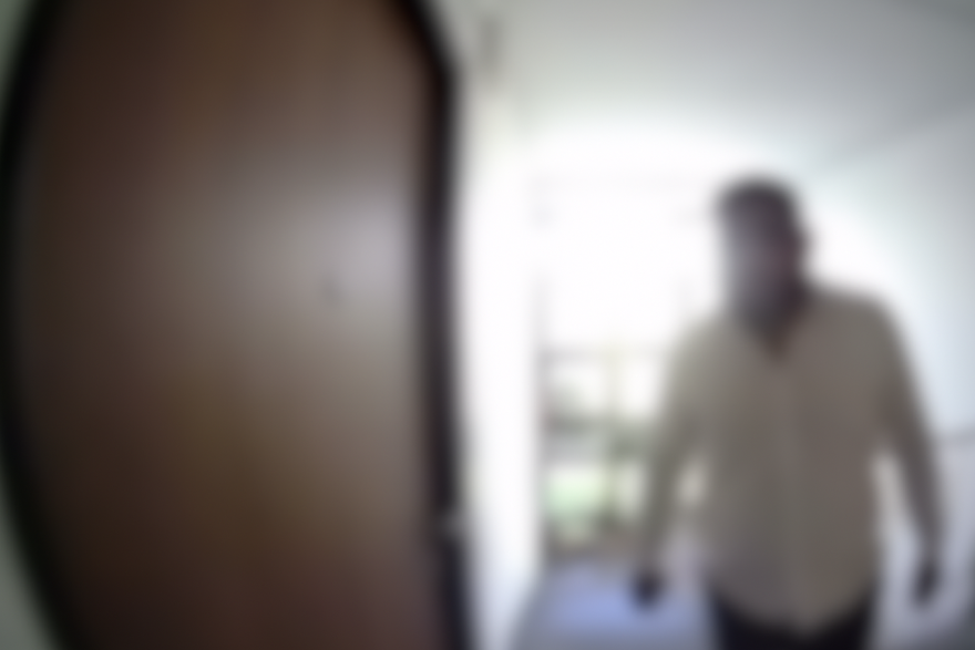 Jezivi video iz Zagreba: Tipovi se muvali po zgradama. Slušali ima li koga u stanovima?!