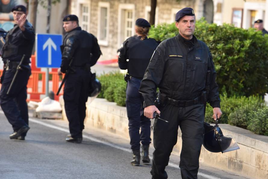 Tučnjava u Šibeniku: Torcida je napala Funcute, 76 privedenih