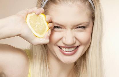 Tri načina na koje ćete osvježiti i očistiti svoj dom samo  limunom