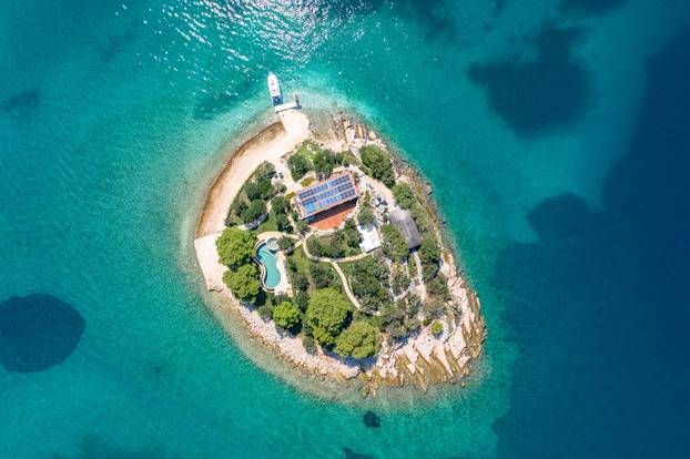 Aerial,Overhead,View,Of,Mala,Bisaga,Island,In,Dalmatia,Adriatic