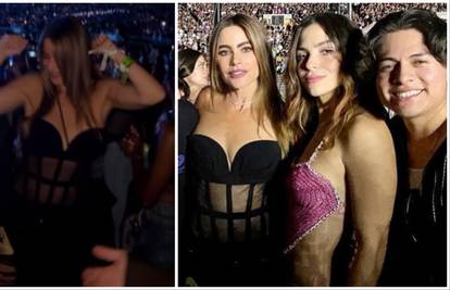 Samo da je pjesme i plesa: Sofia Vergara zanjihala bokovima na koncertu i pokazala vitku figuru