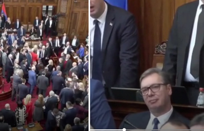 Pravi kaos u parlamentu Srbije! Oporba se zaletjela na Vučića: 'Jeste vi to htjeli da ga bijete?'