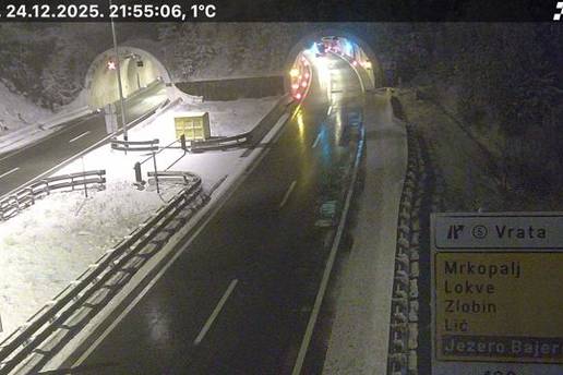 Snijeg i olujni vjetar paralizirali promet: Zabrane za kamione, nema pravca prema Rijeci i Istri