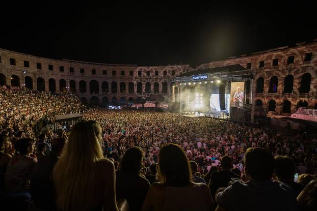 Pula: Parni valjak održao koncert u prepunoj Areni 