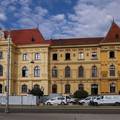 Muzej i &scaron;kola u centru Zagreba u tri boje. Gra&dstrok;ani u nevjerici: '&Scaron;to je ovo? Ombre dizajn?'