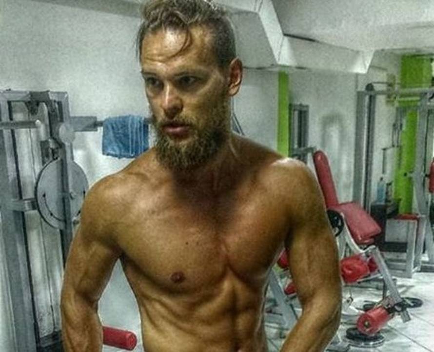 Makedoncu  je krenulo: Darko Petkovski repa i zavodi cure...