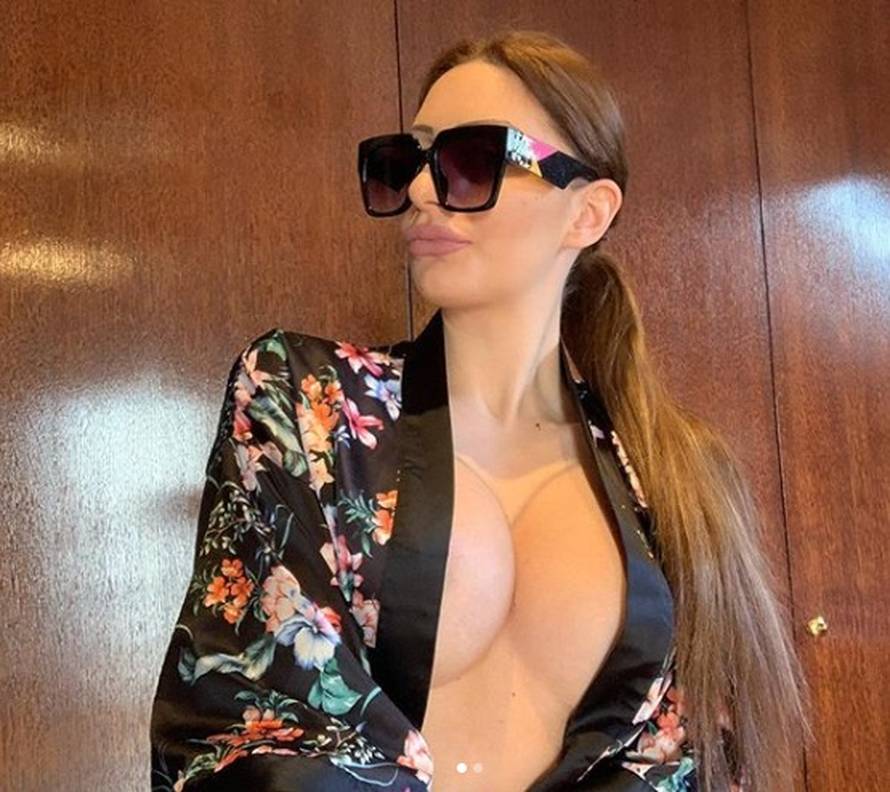 Kristina se časti štiklama: 'To si kupila prodajom mandarina?'
