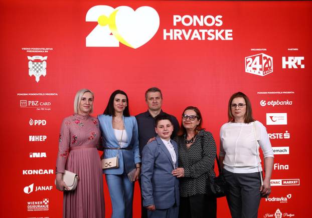 Zagreb: Svečana dodjela nagrade Ponos Hrvatske, fotografiranje prije početka dodjele 