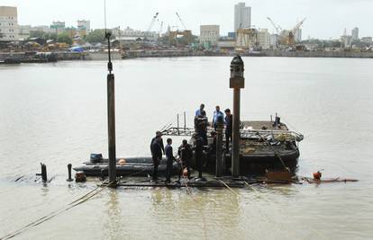 Indija: Iz potonule podmornice izvučena tijela troje mornara