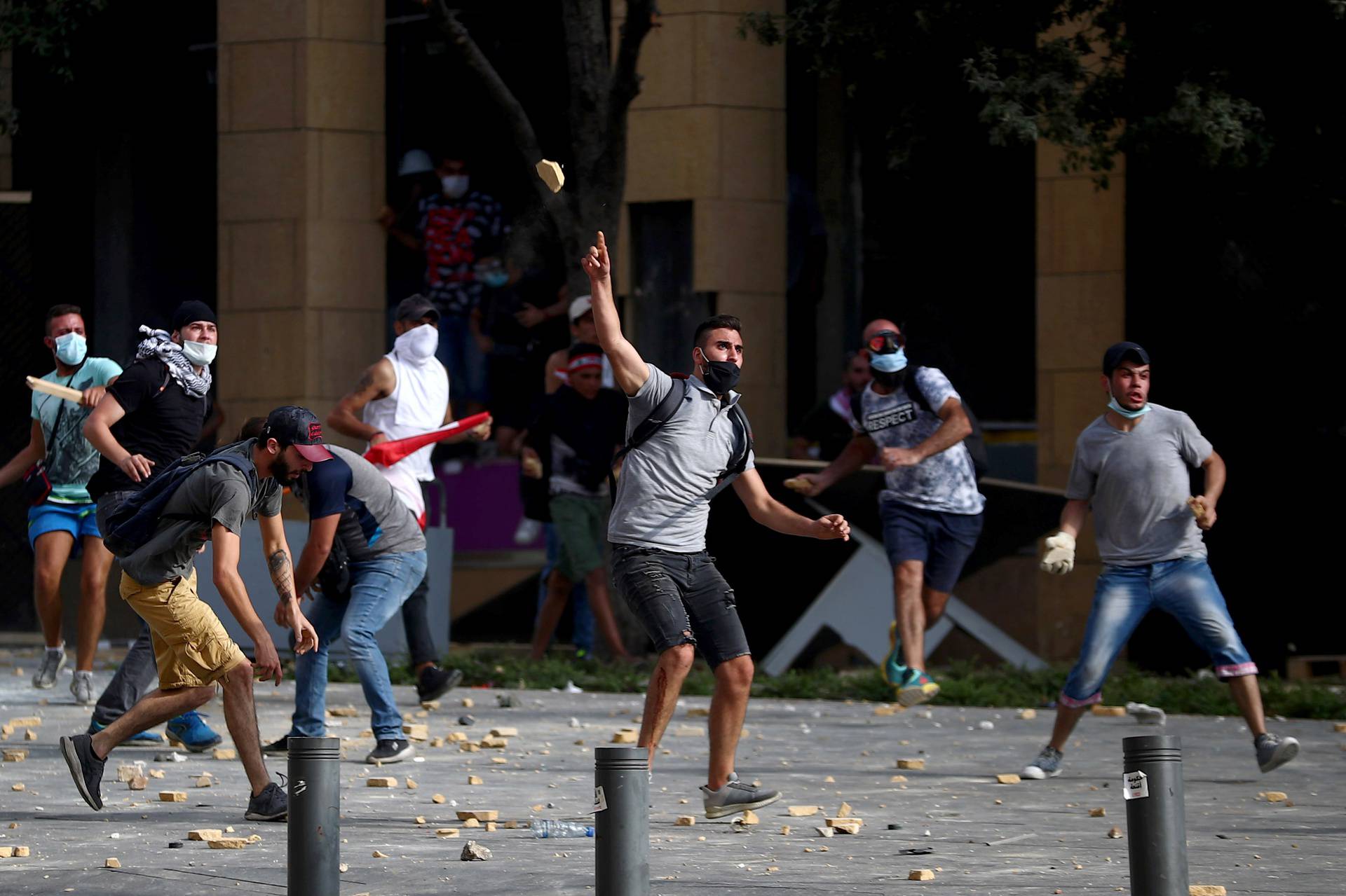 Kaos u Bejrutu: Bijesni građani pokušali ući u parlament