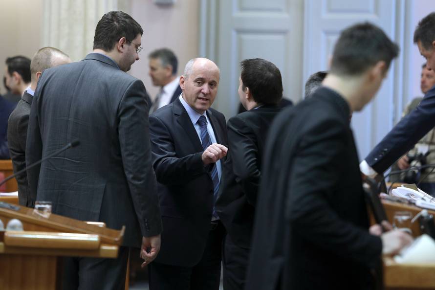 Jandroković: Ćeliću, kakvo je to ponašanje? Ovdje postoji red