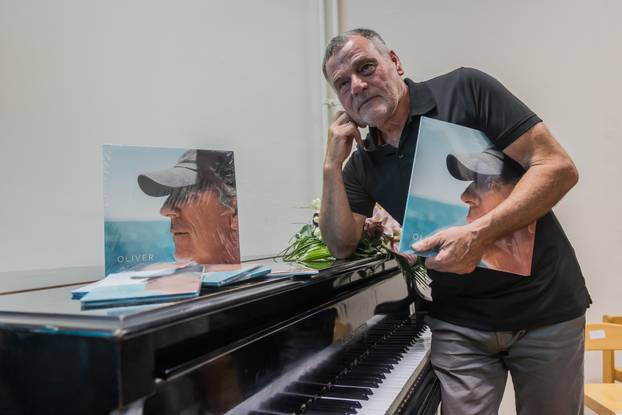 Vela Luka: Promocija novog albuma Olivera Dragojevića “Dolaziš”