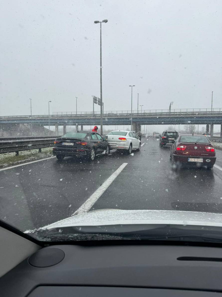 FOTO Sudarili se na zagrebačkoj obilaznici, kolona je 2 kilometra
