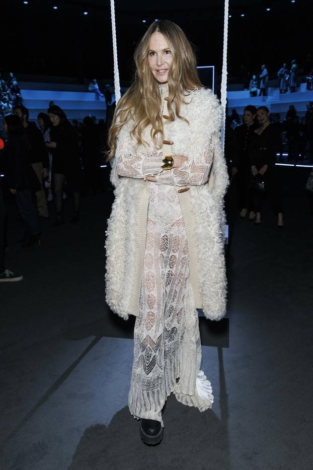 Elle Macpherson attends CHRISTIAN DIOR Autumn-Winter 2025 runway during Paris Fashion Week on March 2025 - Milan, Italy 04/03/2025