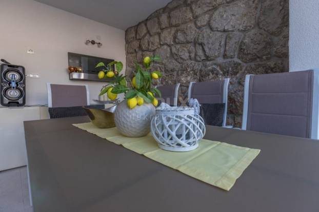 FOTO Spremno za biznis: Vila u Crikvenici ima 5 apartmana, ali, vrijedi li baš toliko milijuna?