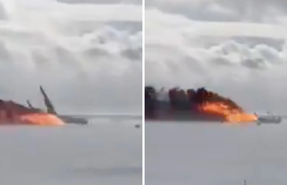 VIDEO Šokantna snimka: Avion se prevrnuo na krov u Torontu, stražnji dio zahvatila buktinja!