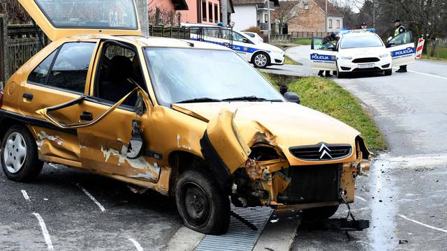 Na cesti Bjelovar - Garešnica izgubio kontrolu nad vozilom, udario u betonski most i poginuo