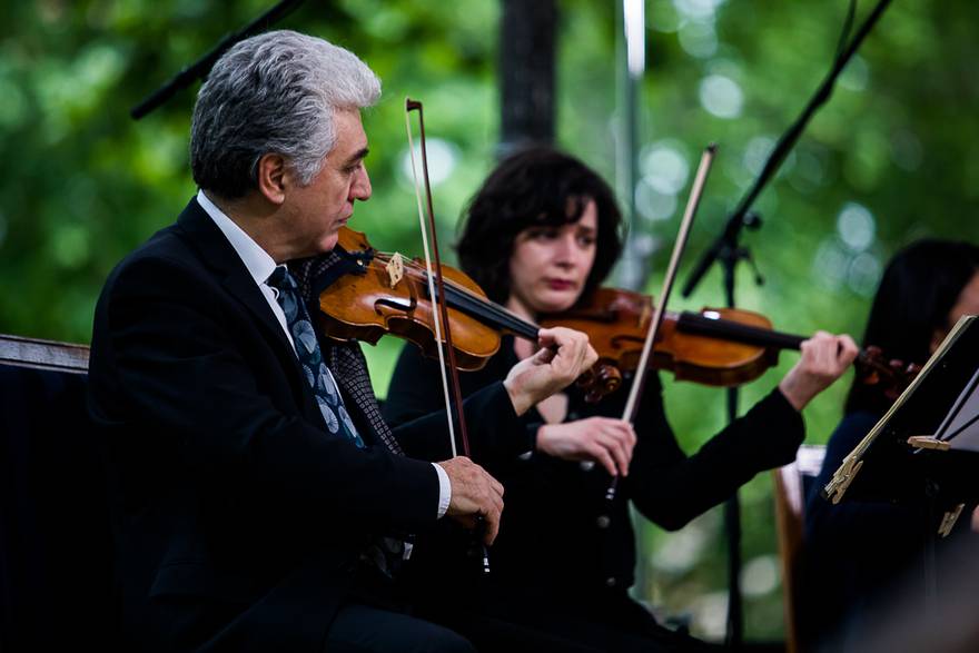 Zagrebački solisti oduševili  su publiku: Na divnom Zrinjevcu dočekali su proljeće uz Vivaldija