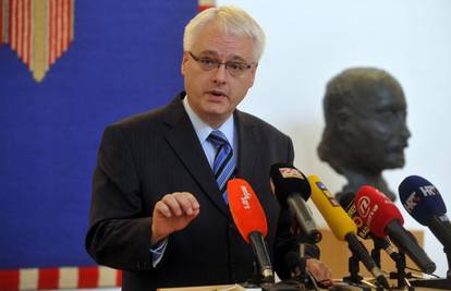 Ivo Josipović: Politika ne smije davati naloge pravosuđu