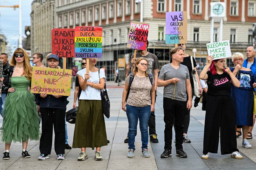 Zagreb: Prosvjednici na Trgu bana Josipa Jelačića