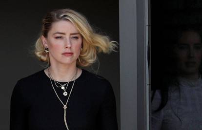 Amber Heard je zadala novi udarac Deppu: 'Zbog erektilne disfunkcije me silovao bocom!'