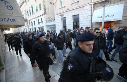 Boysi se u policijskoj pratnji prošetali Splitom do Poljuda