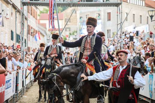 Poznat slavodobitnik 311. Sinjske alke. HDZ odgovorio Bulju: 'Sam sebi je najva&zcaron;niji...'