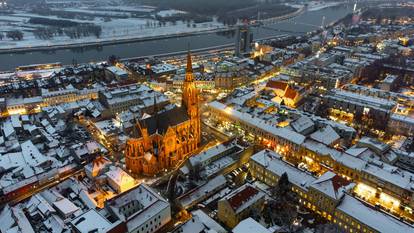 Pogled iz zraka na grad Osijek 