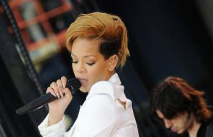 Rihanna: Znala sam da će me Chris Brown pretući...
